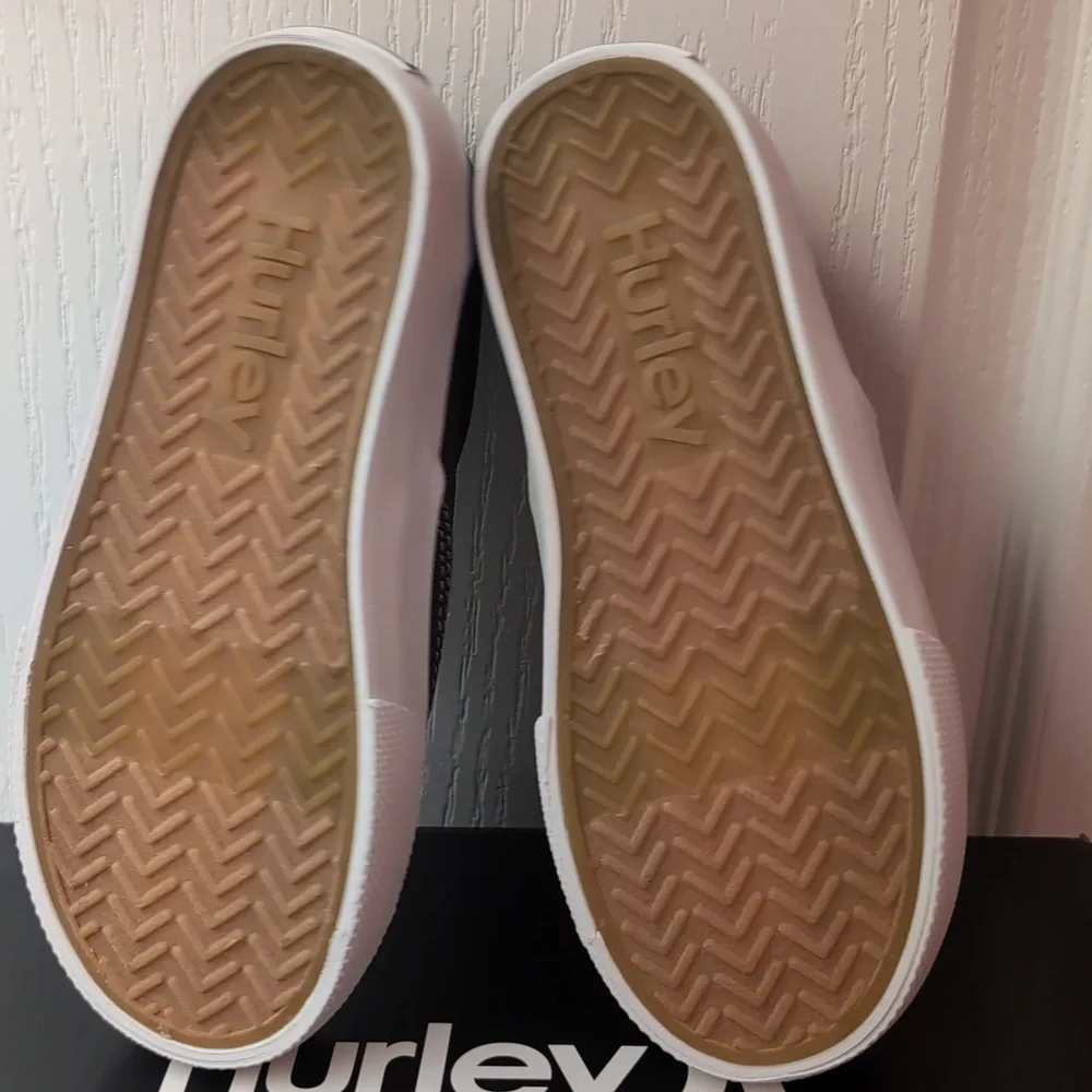 Hurley Dark Gray Boys Canvas Sneakers. Youth Size 13. Brand New In Box